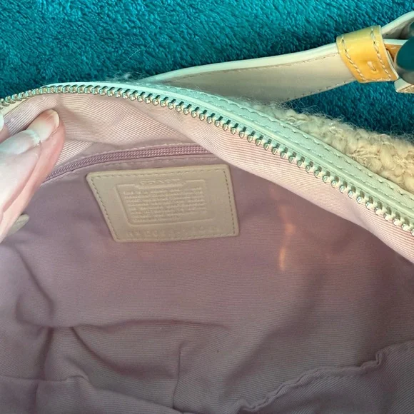 Coach Chelsea Tea Rose RARE Leather Tweed SoHo Bag - Picture 6 of 16